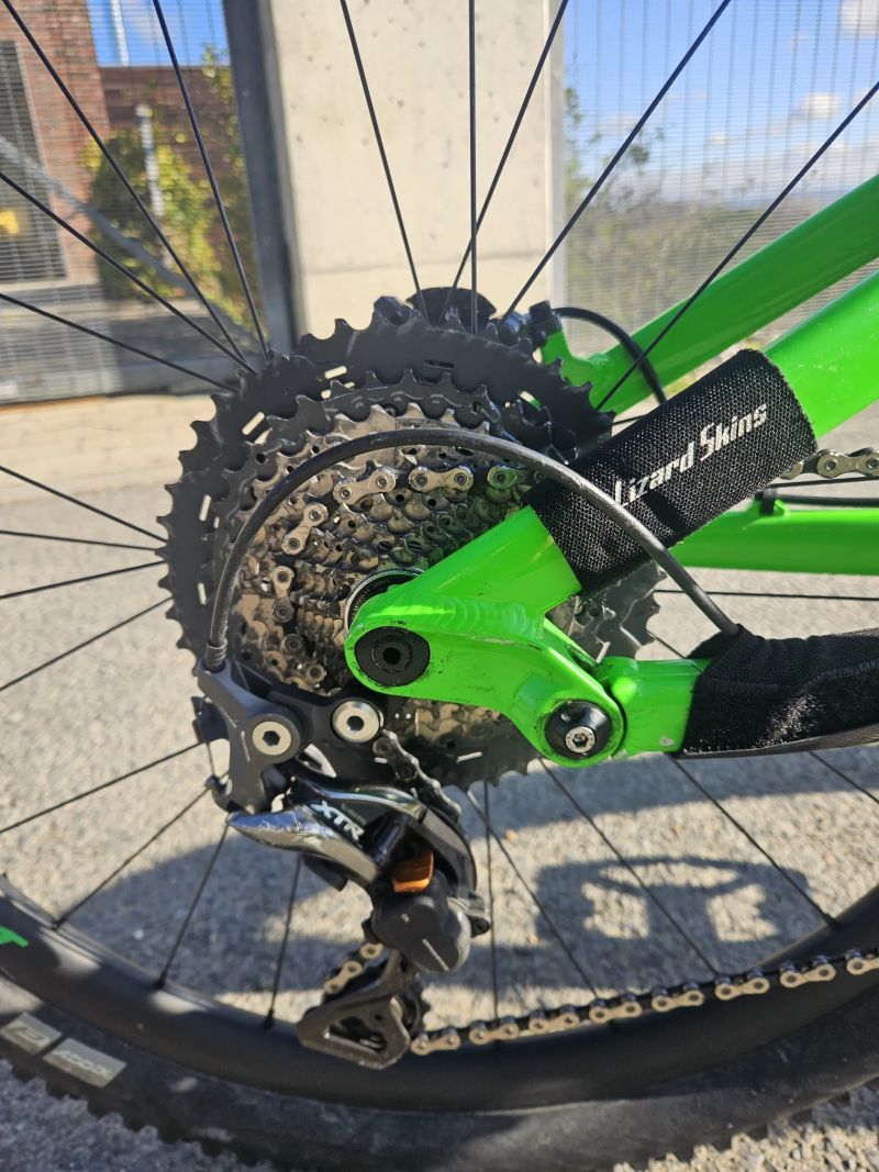 Trailcraft Maxwell 26 – Špičkový dětský full (XTR/XT, teleskop), váha 12 kg