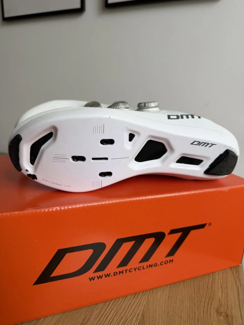Silniční tretry DMT KR0 EVO White/Silver vel. 43,5 + ZÁRUKA
