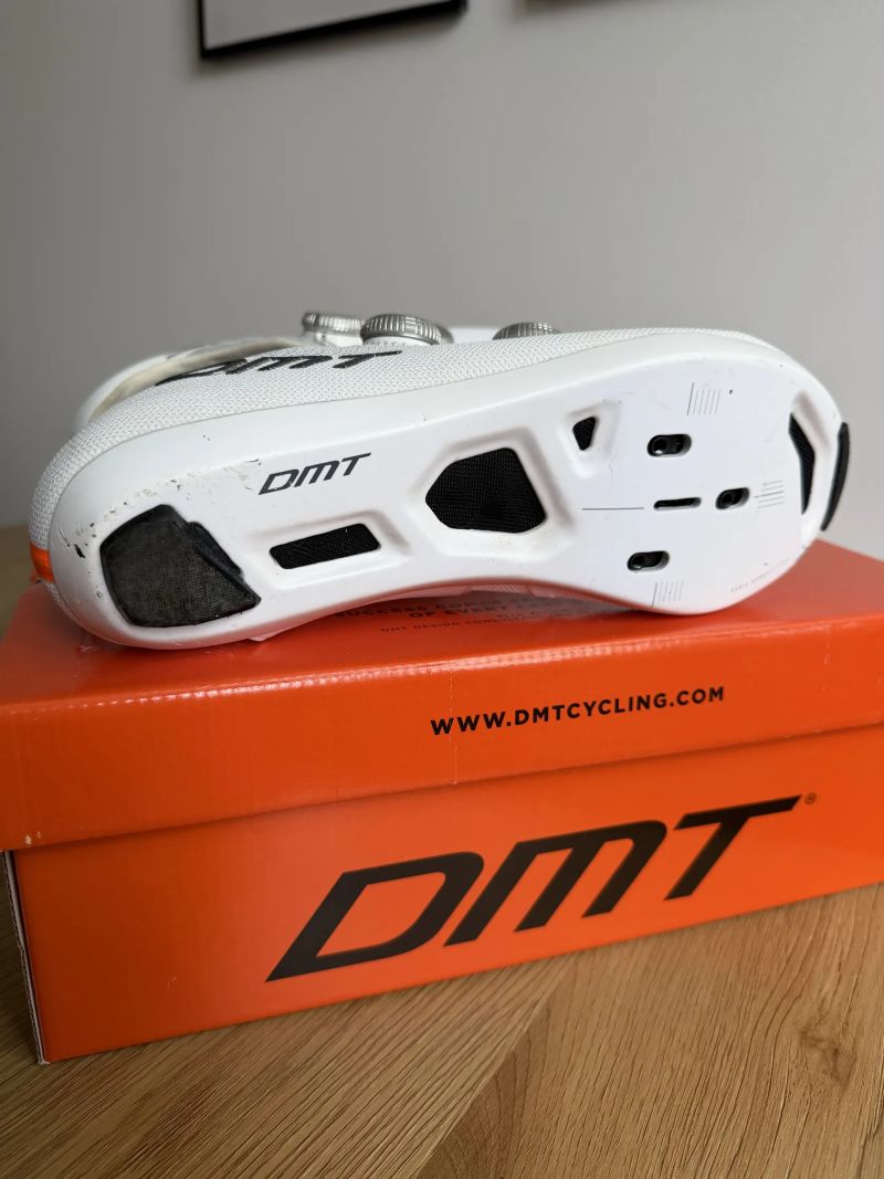 Silniční tretry DMT KR0 EVO White/Silver vel. 43,5 + ZÁRUKA