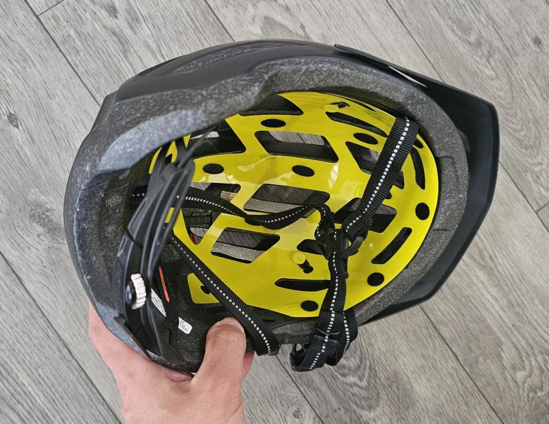 Cyklistická mtb helma Specialized vel. S
