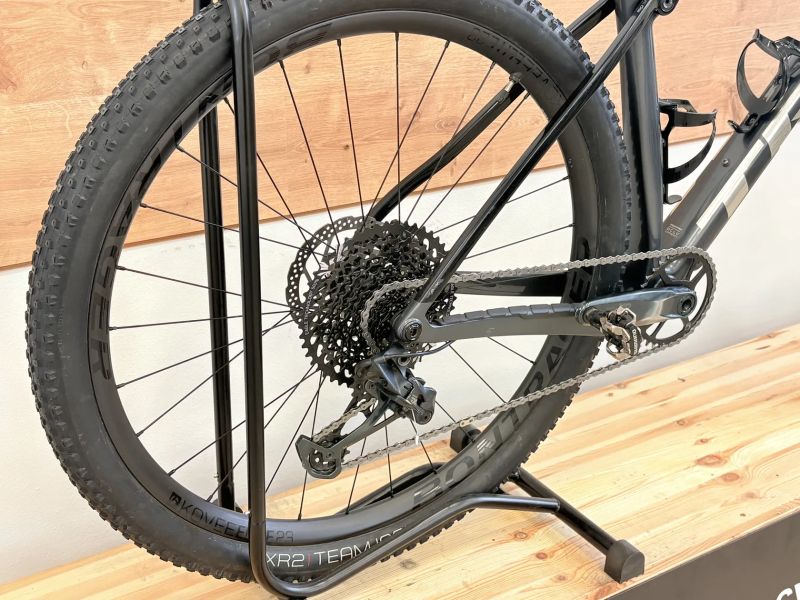 Trek Procaliber 9.7. karbonová kola Bontrager