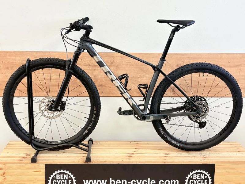 Trek Procaliber 9.7. karbonová kola Bontrager