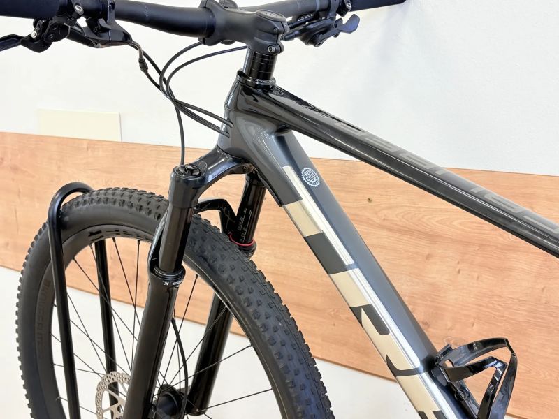 Trek Procaliber 9.7. karbonová kola Bontrager