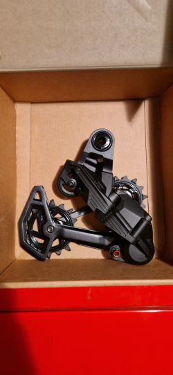 Přehazovačka a řazení SRAM Eagle 70 T-type