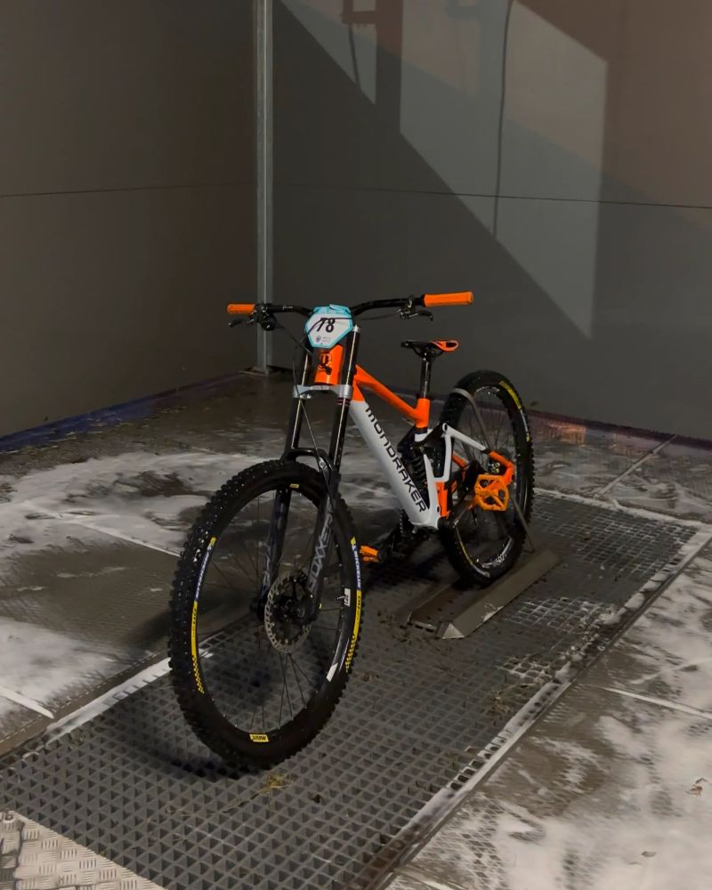 Mondraker Summum 2024 skoro nový
