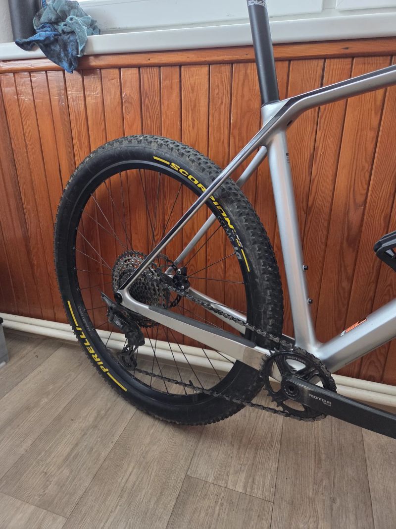 Canyon Exceed CF 5