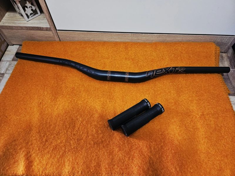 Nové Race Face Next R 35 Rise 35 / 760mm