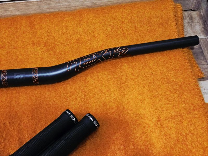 Nové Race Face Next R 35 Rise 35 / 760mm
