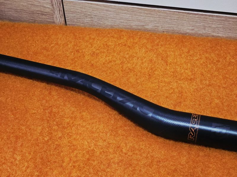 Nové Race Face Next R 35 Rise 35 / 760mm