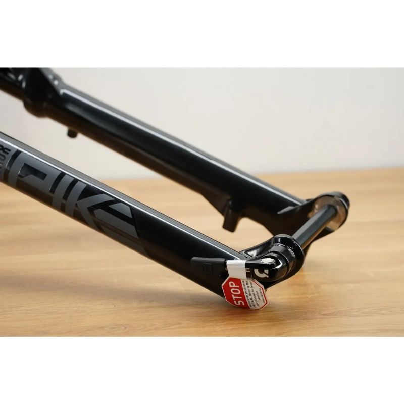 NOVÁ RockShox Pike Select RC 2026 (140mm / 29" / 44 Rake)