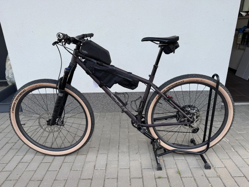Zapletená karbonová kola Farsports W33