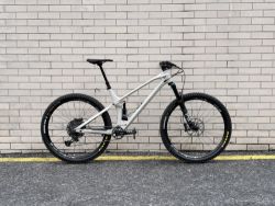 YT Industries IZZO Comp 29", vel. XL, roku 2020