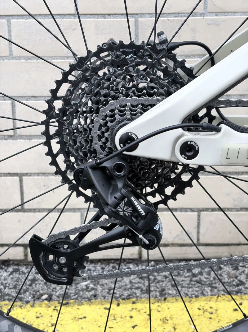 YT Industries IZZO Comp 29", vel. XL, roku 2020