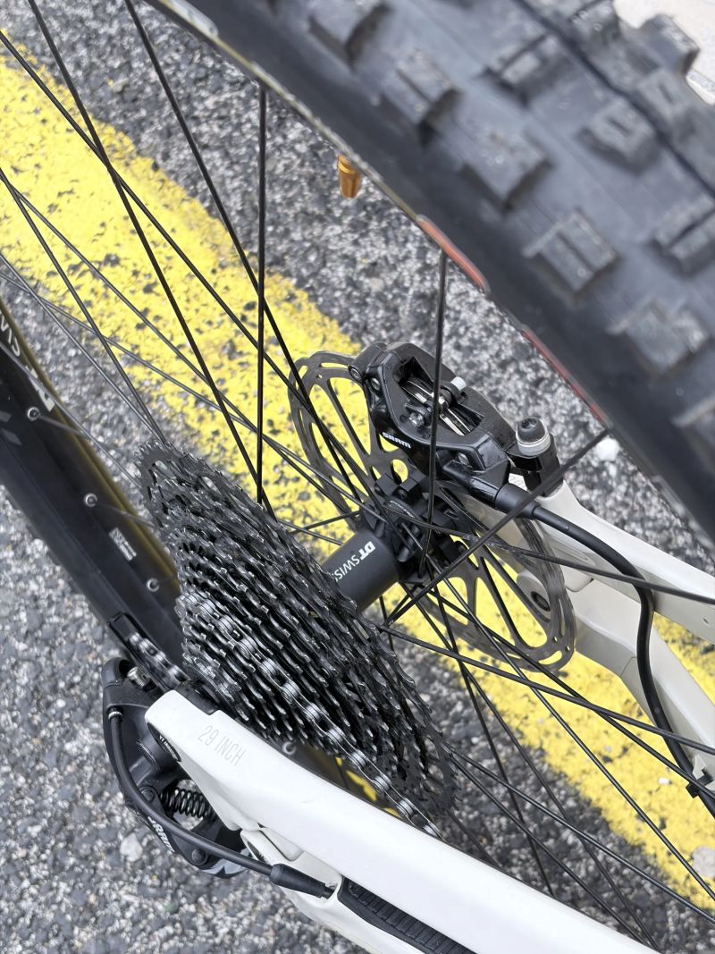 YT Industries IZZO Comp 29", vel. XL, roku 2020