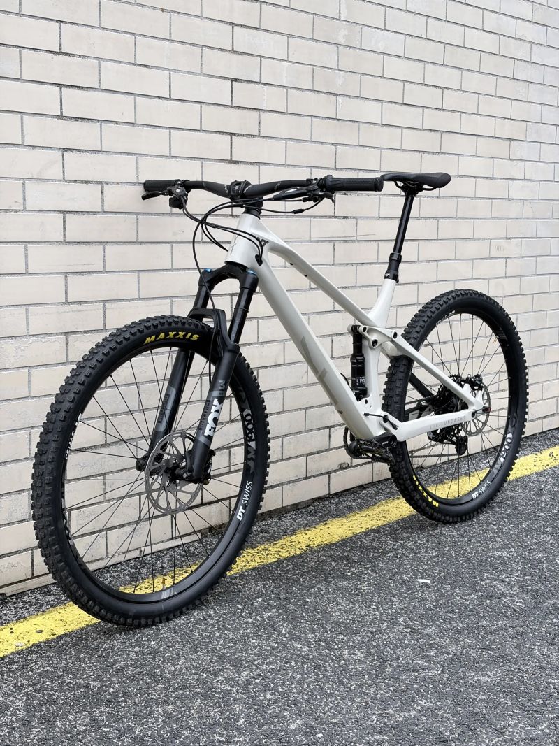 YT Industries IZZO Comp 29", vel. XL, roku 2020