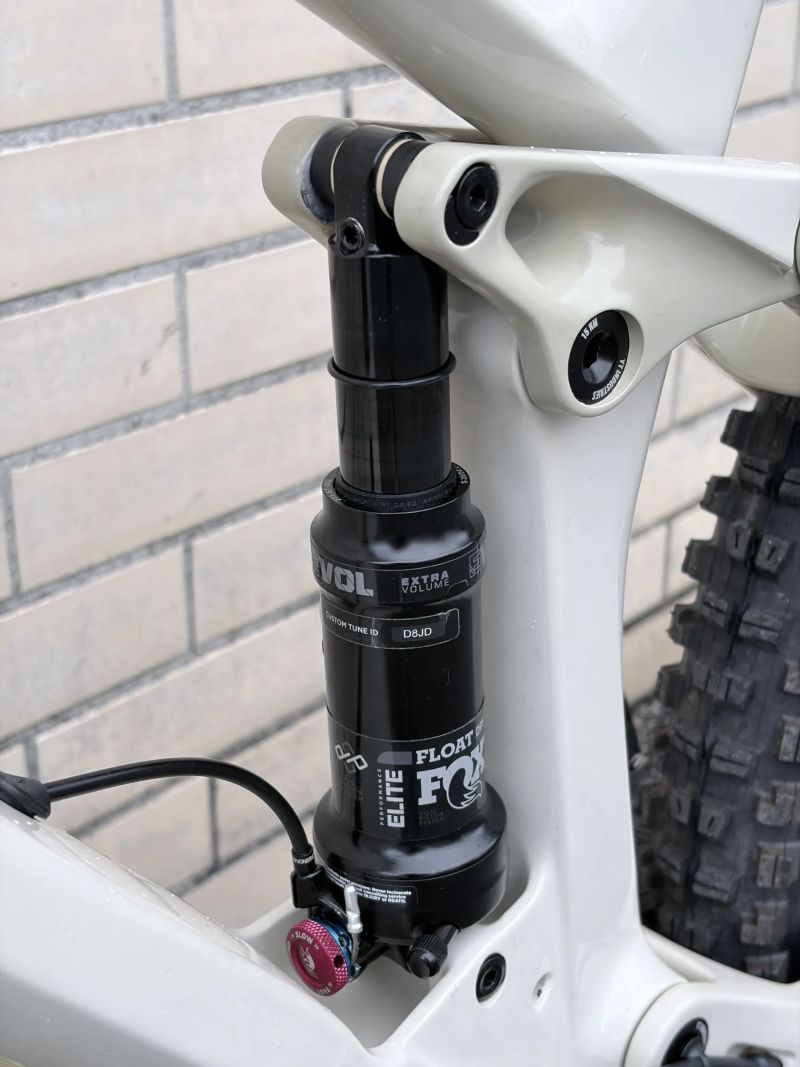 YT Industries IZZO Comp 29", vel. XL, roku 2020