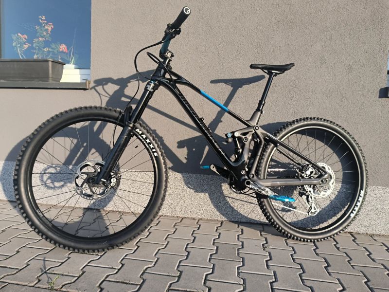 Mondraker Superfoxy carbon R vel.M