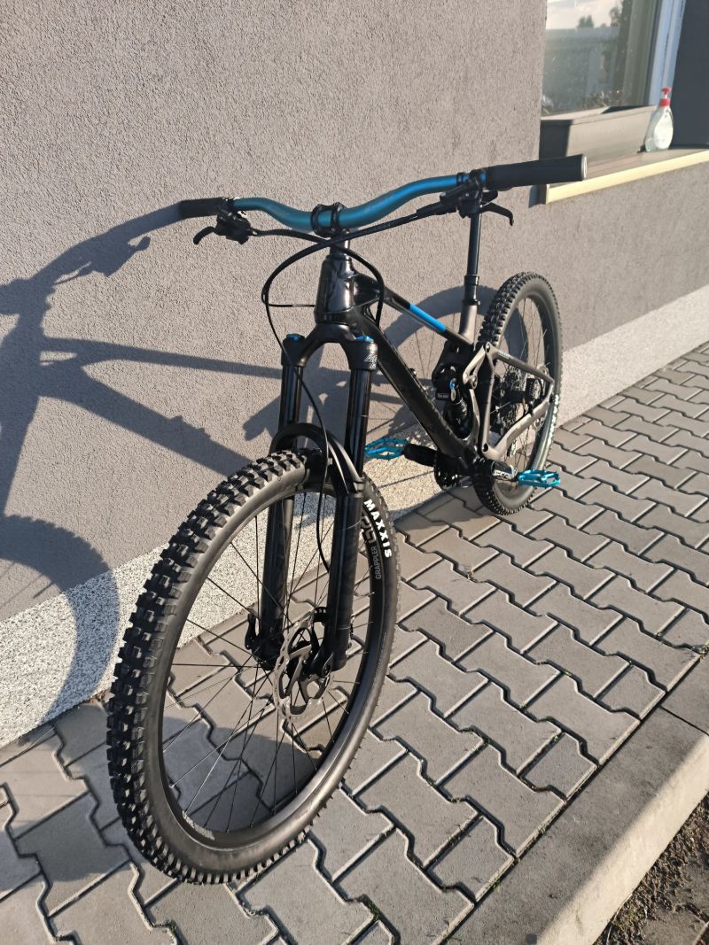 Mondraker Superfoxy carbon R vel.M