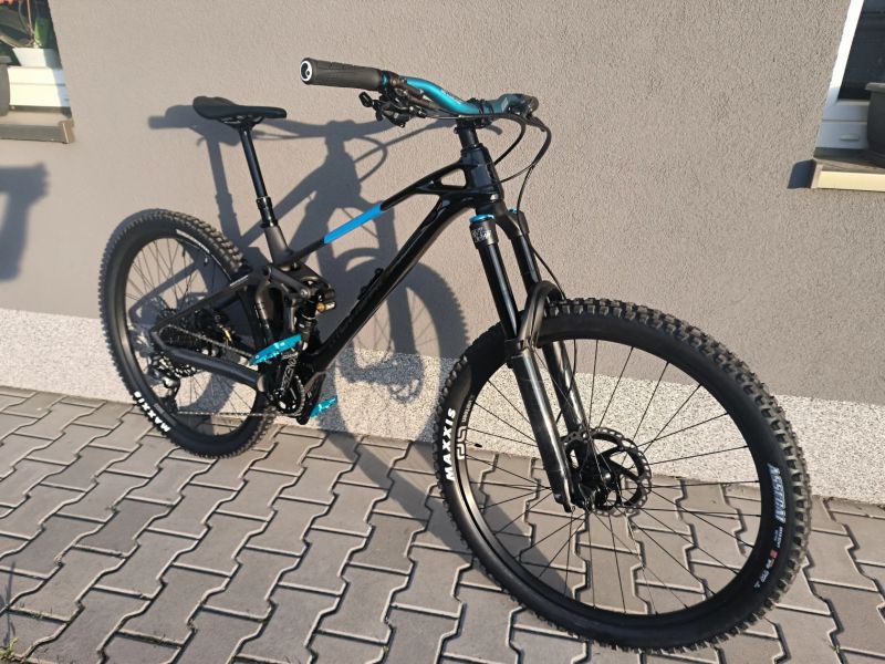 Mondraker Superfoxy carbon R vel.M