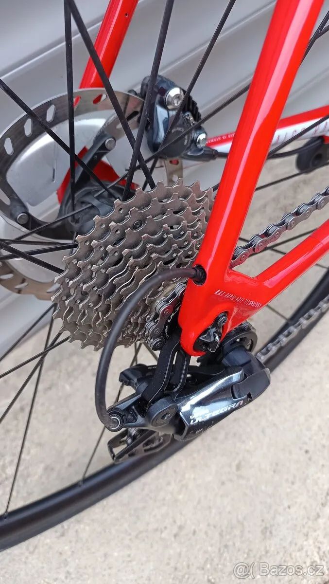 silnička Focus Izalco Race Disc 9.8, Ultegra, velikost 57