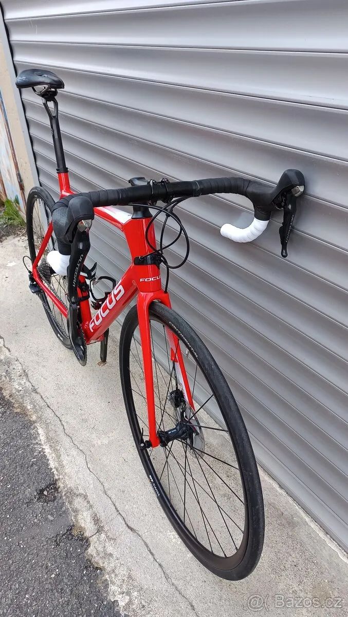 silnička Focus Izalco Race Disc 9.8, Ultegra, velikost 57
