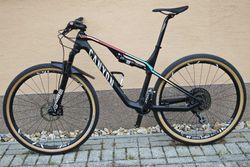 Canyon Lux SL CF8 Race, top stav