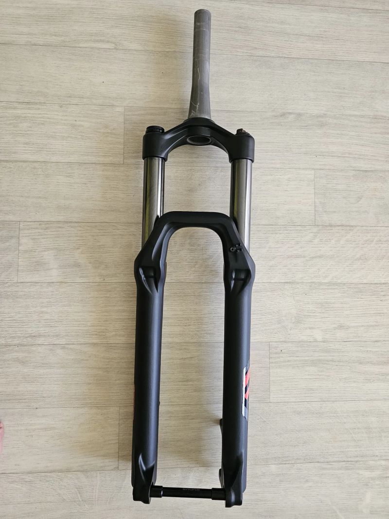 Odpružená vidlice Sava suspension 160mm, 34mm nohy, sundaná z nového E-kola