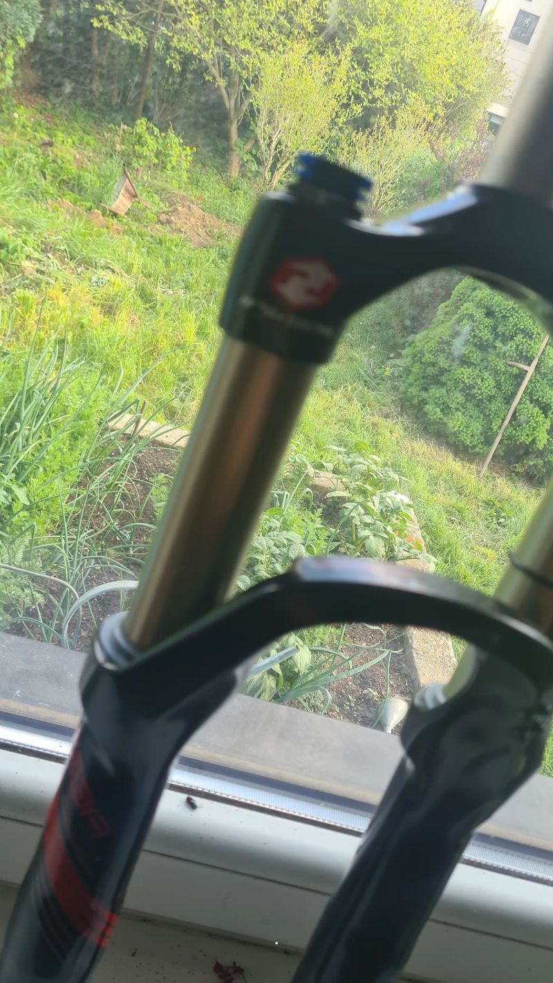 RockShox reba SL Dual Air SERVISOVANÁ!