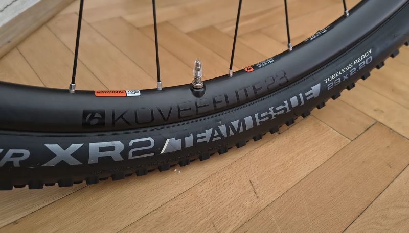 Trek Procaliber 9.7 Grey /vel.L/ Eagle 1x12 / karbonová kola