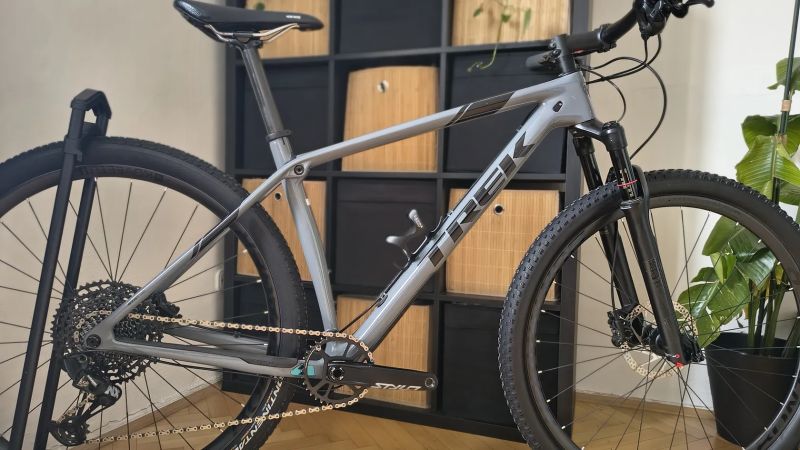 Trek Procaliber 9.7 Grey /vel.L/ Eagle 1x12 / karbonová kola