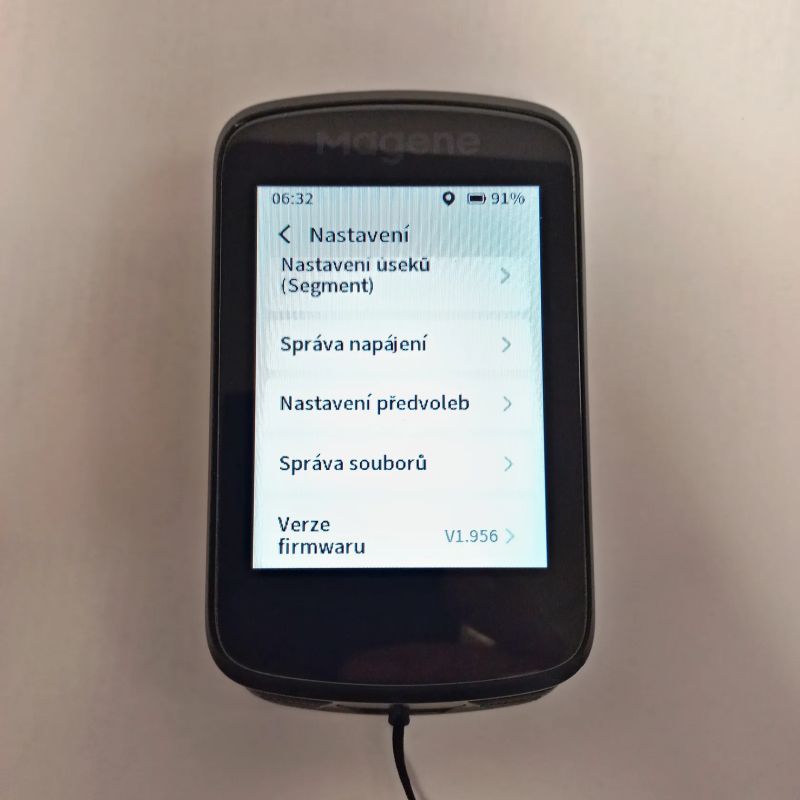 Cyklopočítač s GPS Magene C606, zánovní v záruce