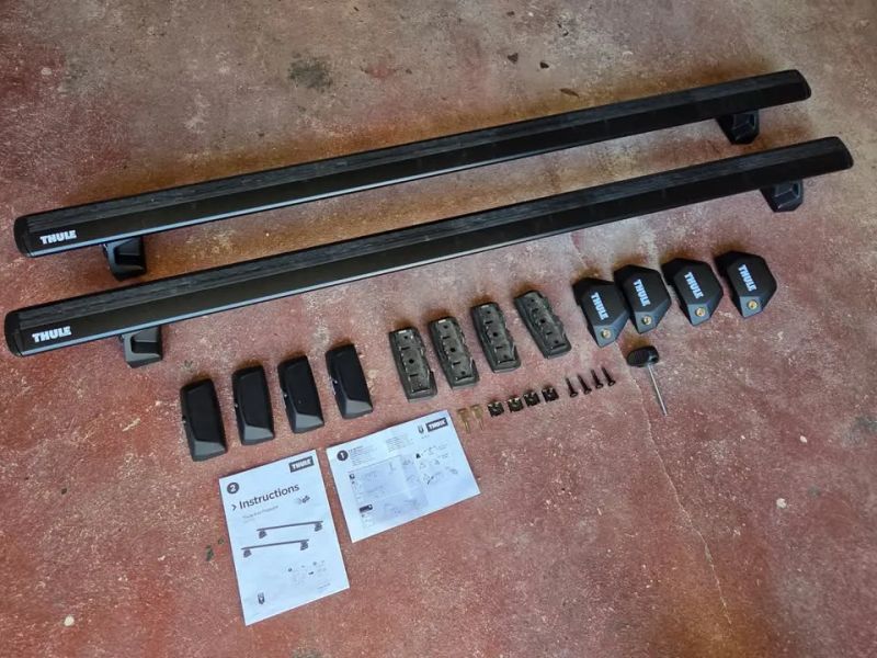 Příčníky Thule WinBar Evo černé 150cm, vč. patek a krytů - kompletní sada
