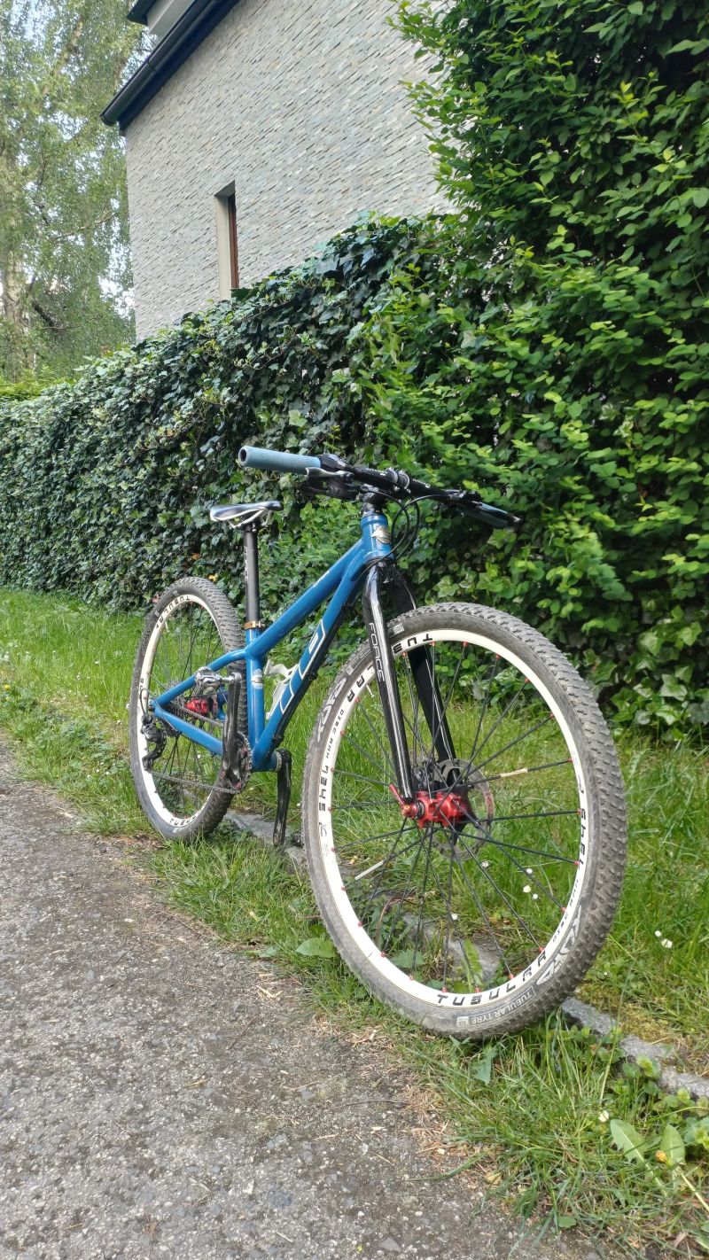 Lehounké karbonové kolo 26"