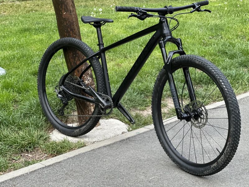 Horské kolo Maxbike M909 17" – custom stavba 2024 (Deore 1x12, tubeless)