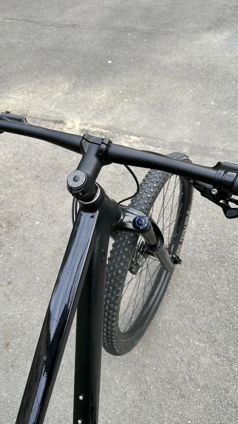 Horské kolo Maxbike M909 17" – custom stavba 2024 (Deore 1x12, tubeless)