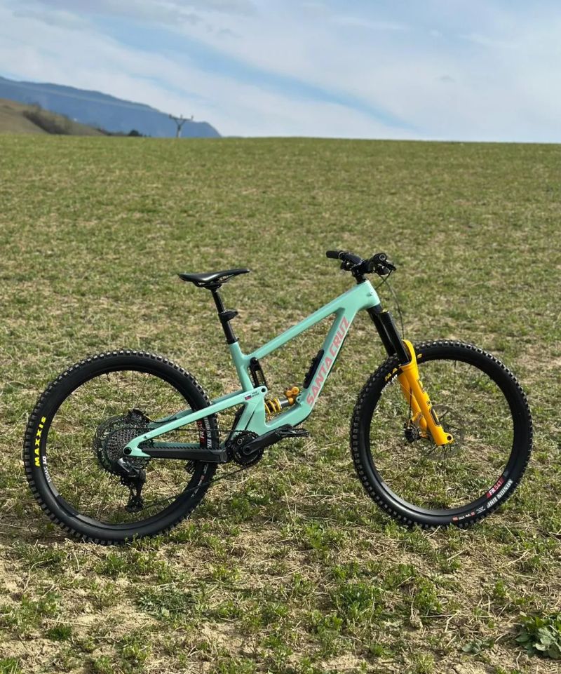 Santa Cruz Nomad V6