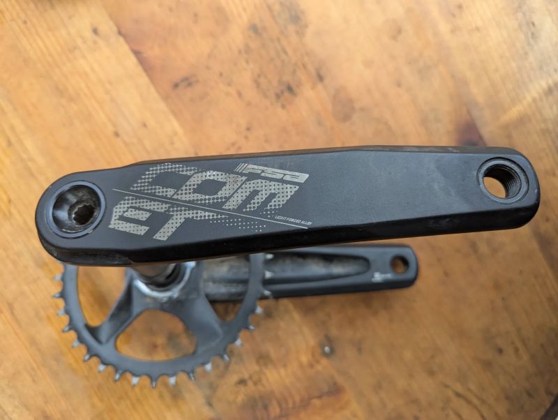 Kliky FSA Comet + 38z přecvodník + střed BSA