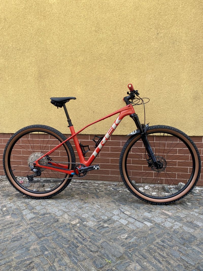 Zánovní Trek Procaliber 9.5 Lava Carbon Horské kolo
