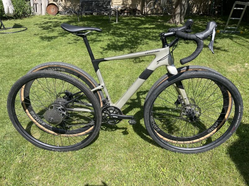 Cannondale Topstone Carbon vel. S, r.2021, 2 sady kol