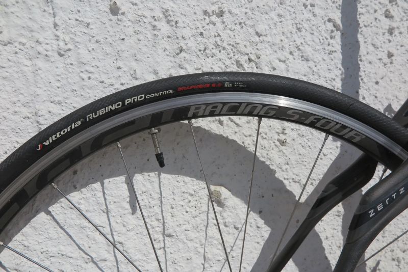 Rám Specialized Roubaix SL4 Expert 2015, vel.56 + kliky, kola a řidítka