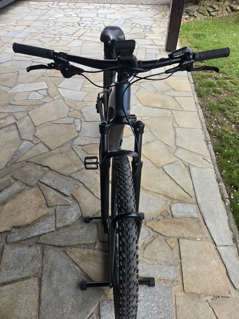 Cube Reaction Hybrid PRO