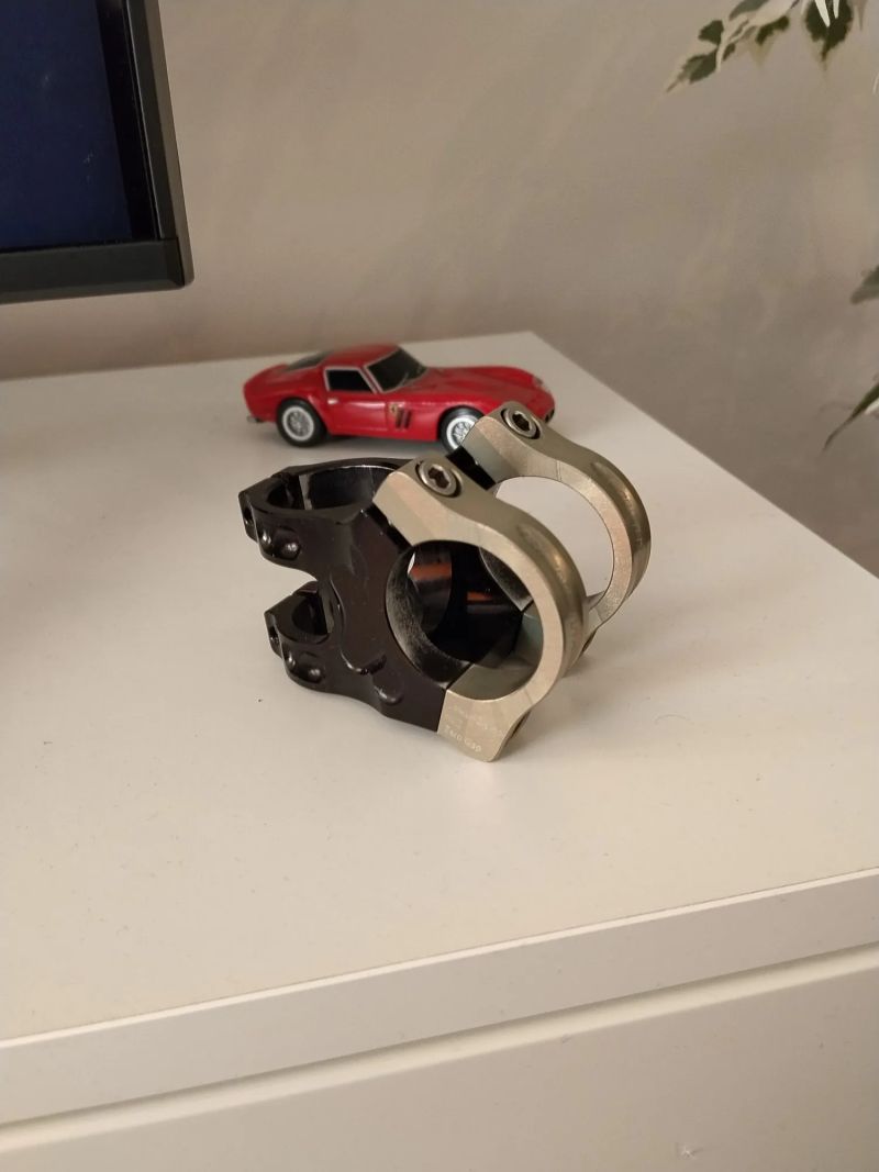 Predstavec Renthal Apex 31,8/40mm + packeta Zdarma