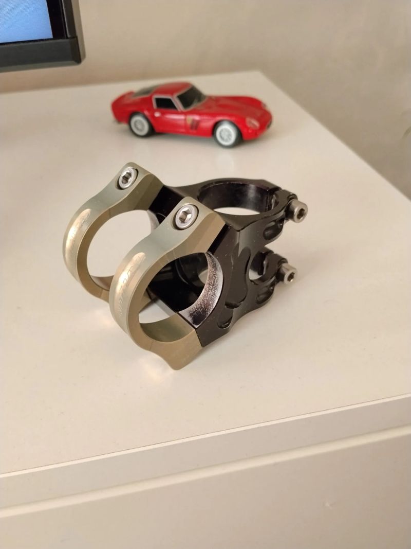 Predstavec Renthal Apex 31,8/40mm + packeta Zdarma