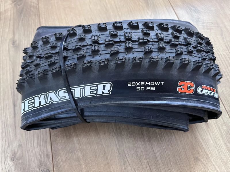 Plášt Maxxis Rekon a Maxxis Forekaster 29x2,4 WT EXO TR 3C