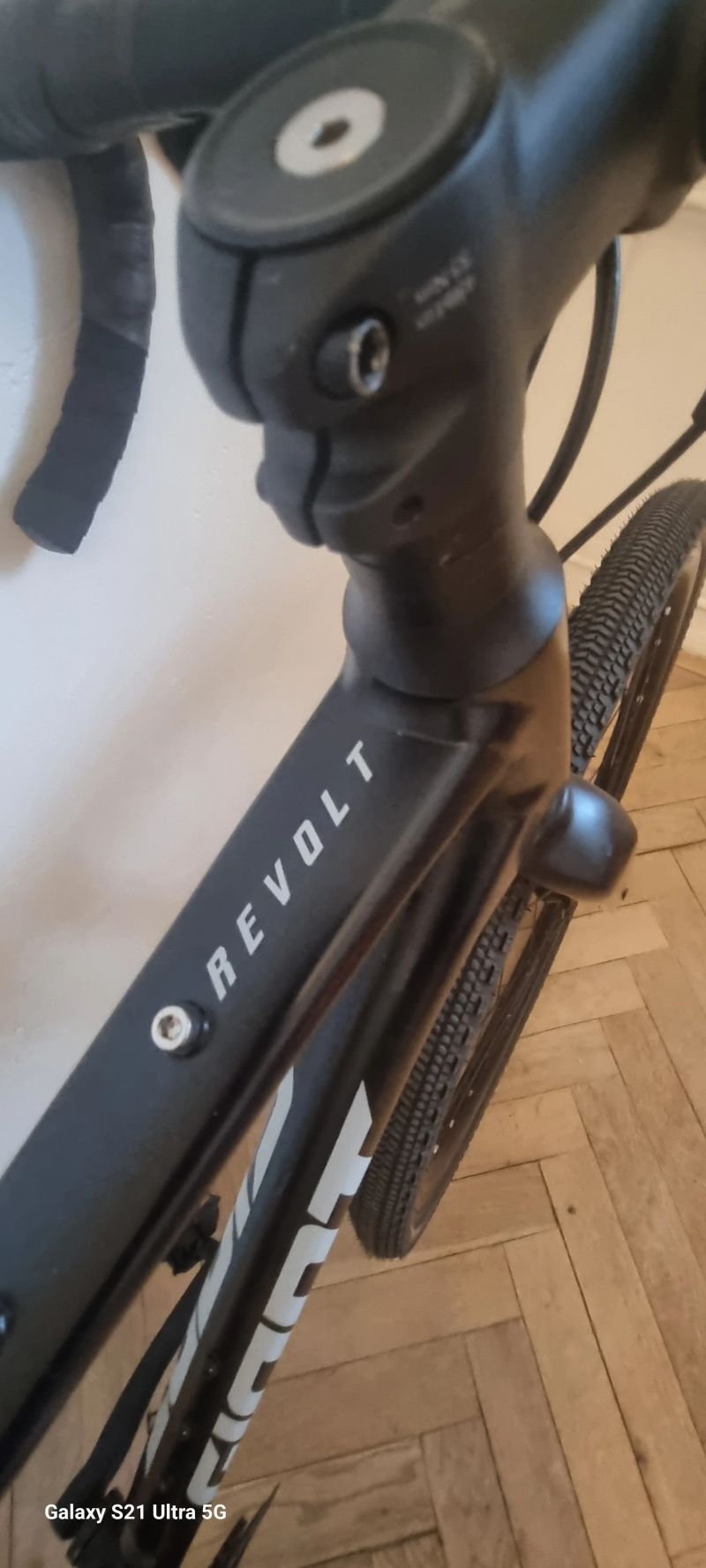 GIANT REVOLT 2023r
