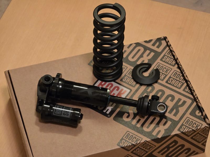Rock Shox Super Deluxe Coil Select R 205x65 Trunnion