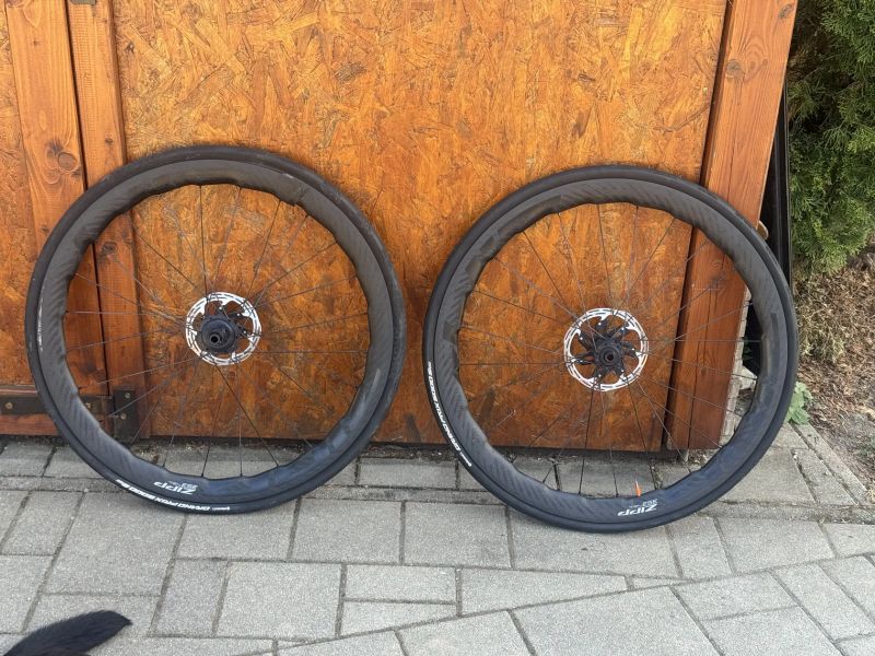Zipp 353 NSW - SADA (ZADNÉ POŠKODENÉ)