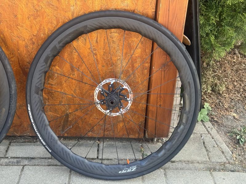Zipp 353 NSW - SADA (ZADNÉ POŠKODENÉ)