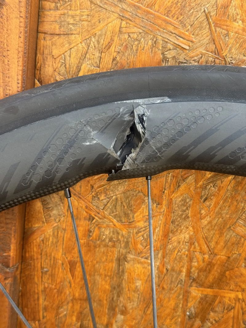 Zipp 353 NSW - SADA (ZADNÉ POŠKODENÉ)
