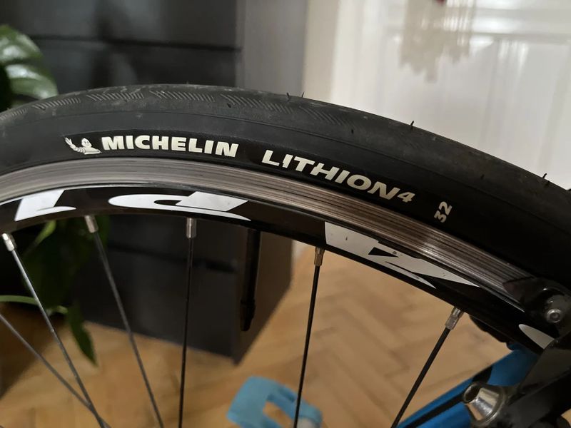 Felt F75x